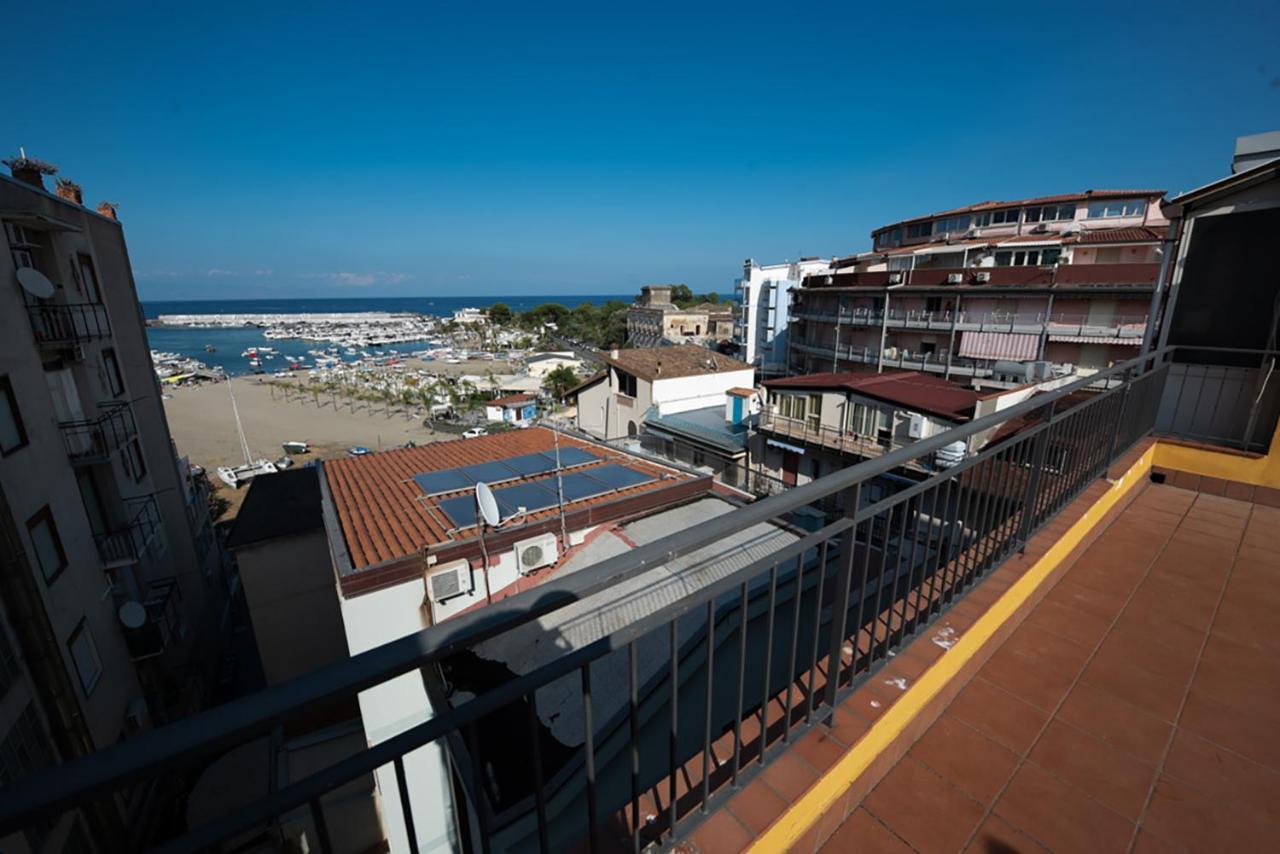 Blue Fish Home Giardini Naxos Exterior photo
